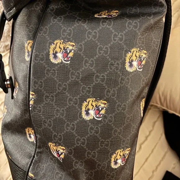Gucci Black and Gold Tiger Motif Men's Backpack - Picture 7 of 15